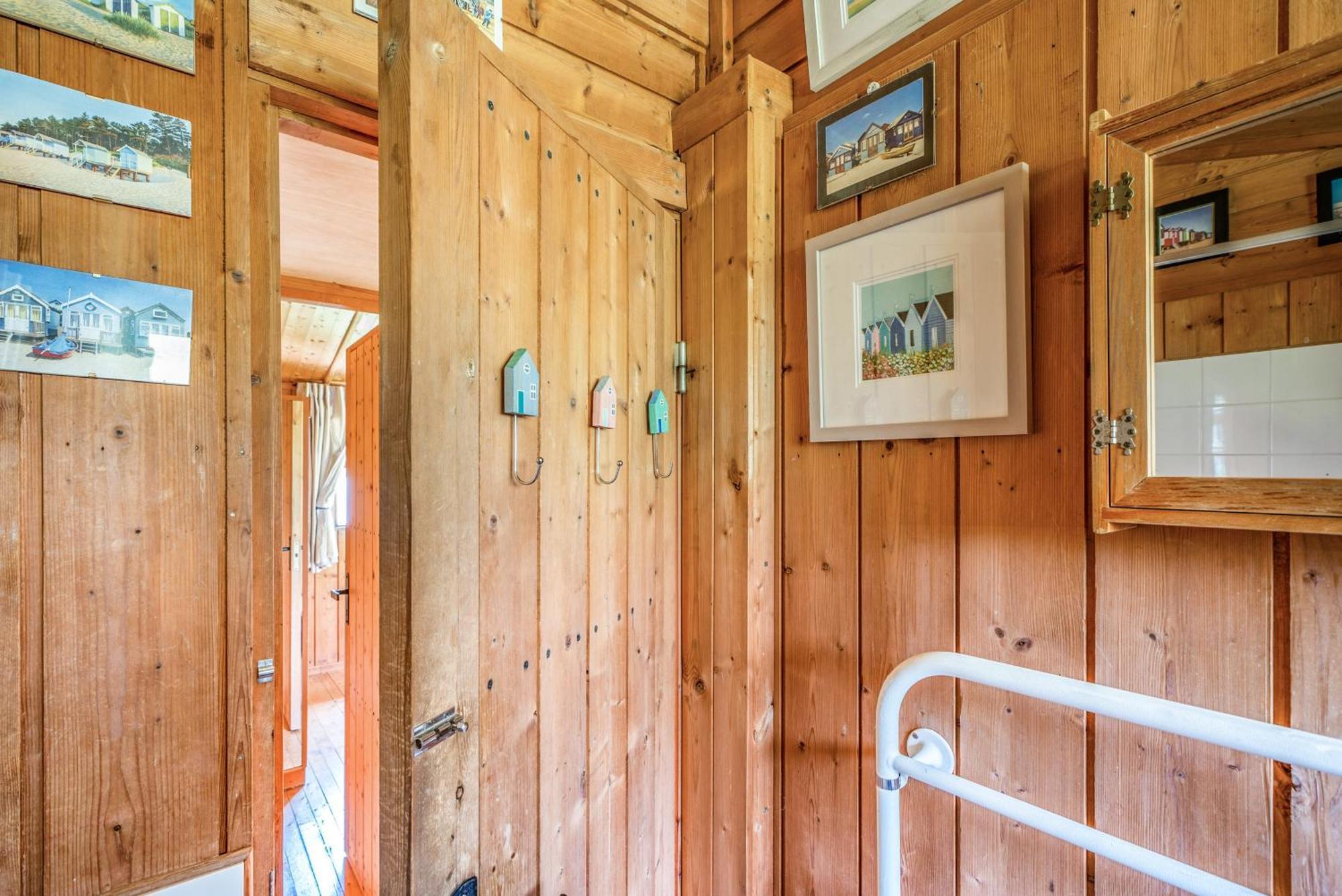 Scandinavian Style Lodge In Rock Уэйдбридж Экстерьер фото