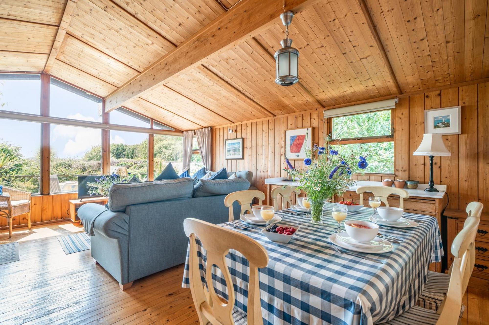 Scandinavian Style Lodge In Rock Уэйдбридж Экстерьер фото