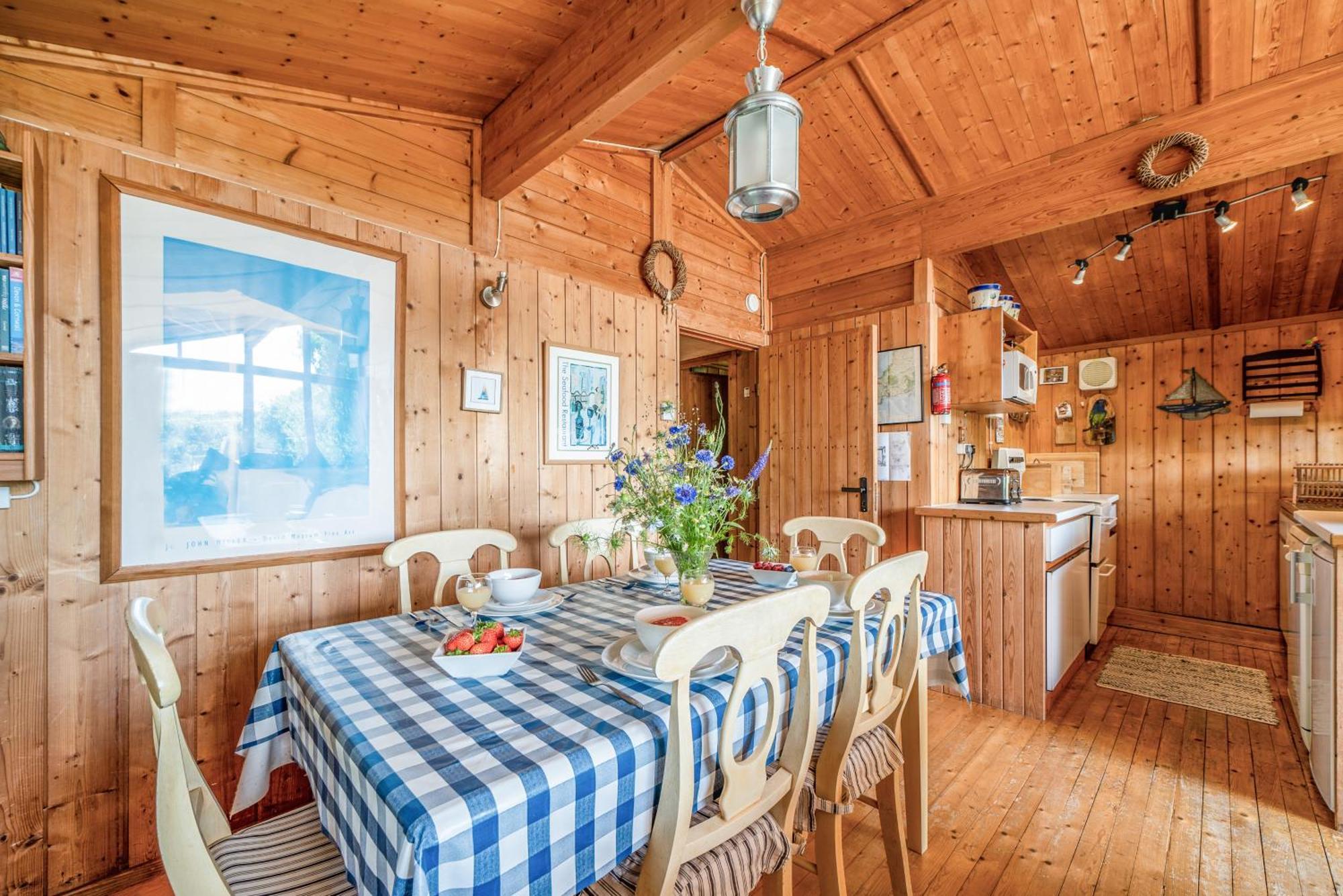 Scandinavian Style Lodge In Rock Уэйдбридж Экстерьер фото